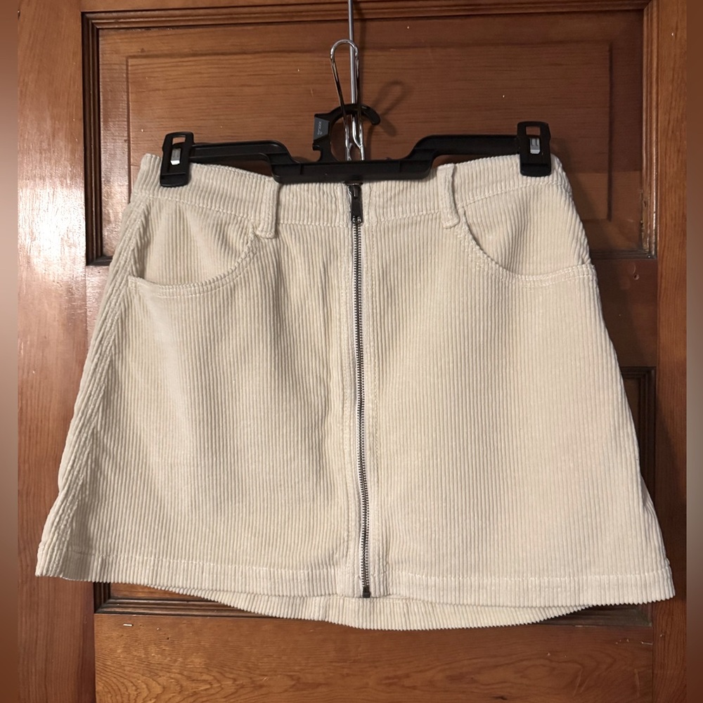 NEW American Eagle Corduroy Mini Skirt Size 10 Front Zip w/Pockets Cream/Ivory